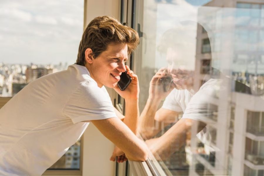 3. Amenajari Pentru Balconul Inchis   Decorarea Si Personalizarea Balconului Mic Inchis La Bloc_Barbat, Balcon Inchis, Peisaj